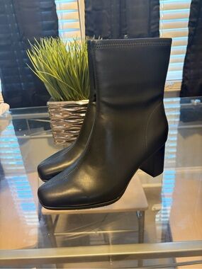 AEROSOLES Black Square-Toe Mid Heel Ankle Boots Brand New without  tags
